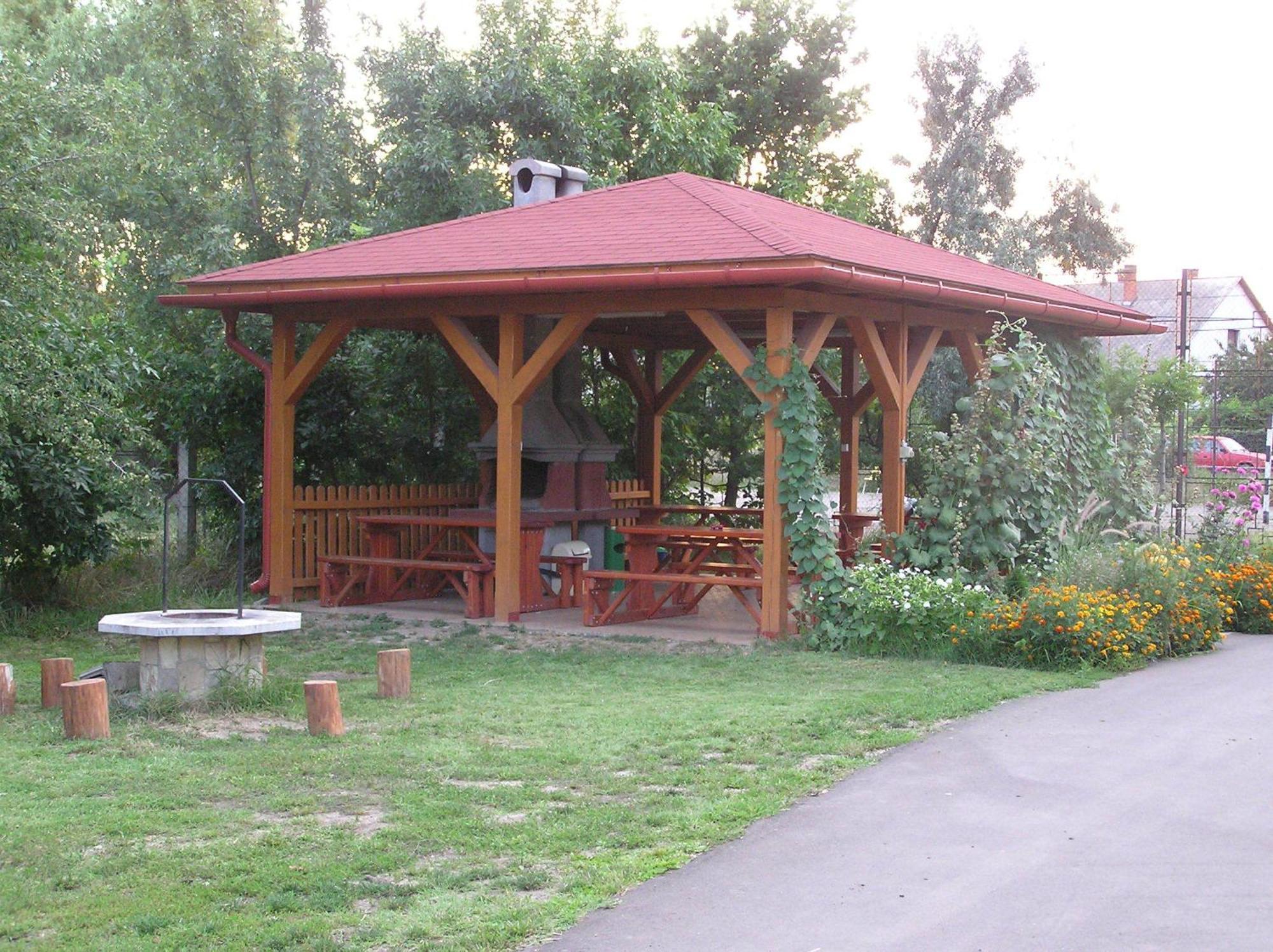 Arnyas Thermal Camping Es Ueduelopark Püspökladány エクステリア 写真