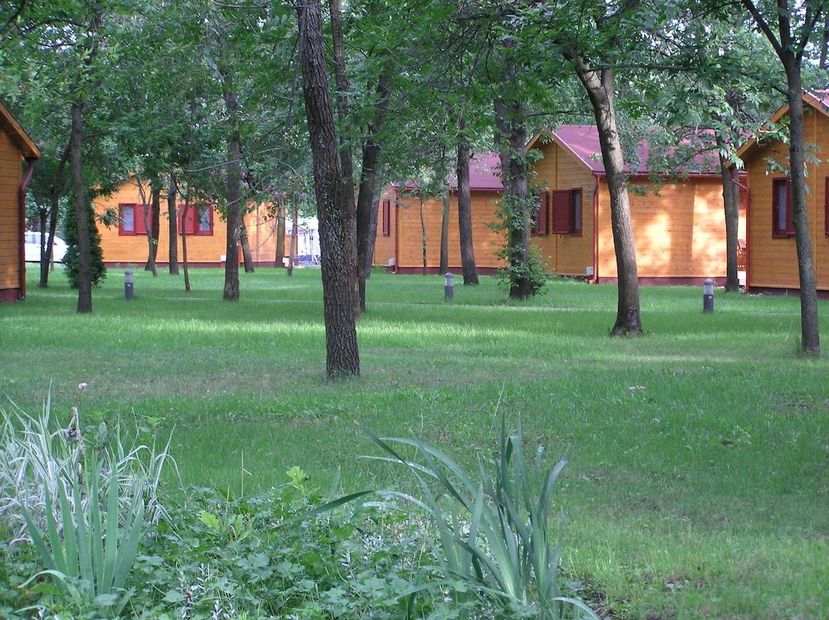 Arnyas Thermal Camping Es Ueduelopark Püspökladány 部屋 写真